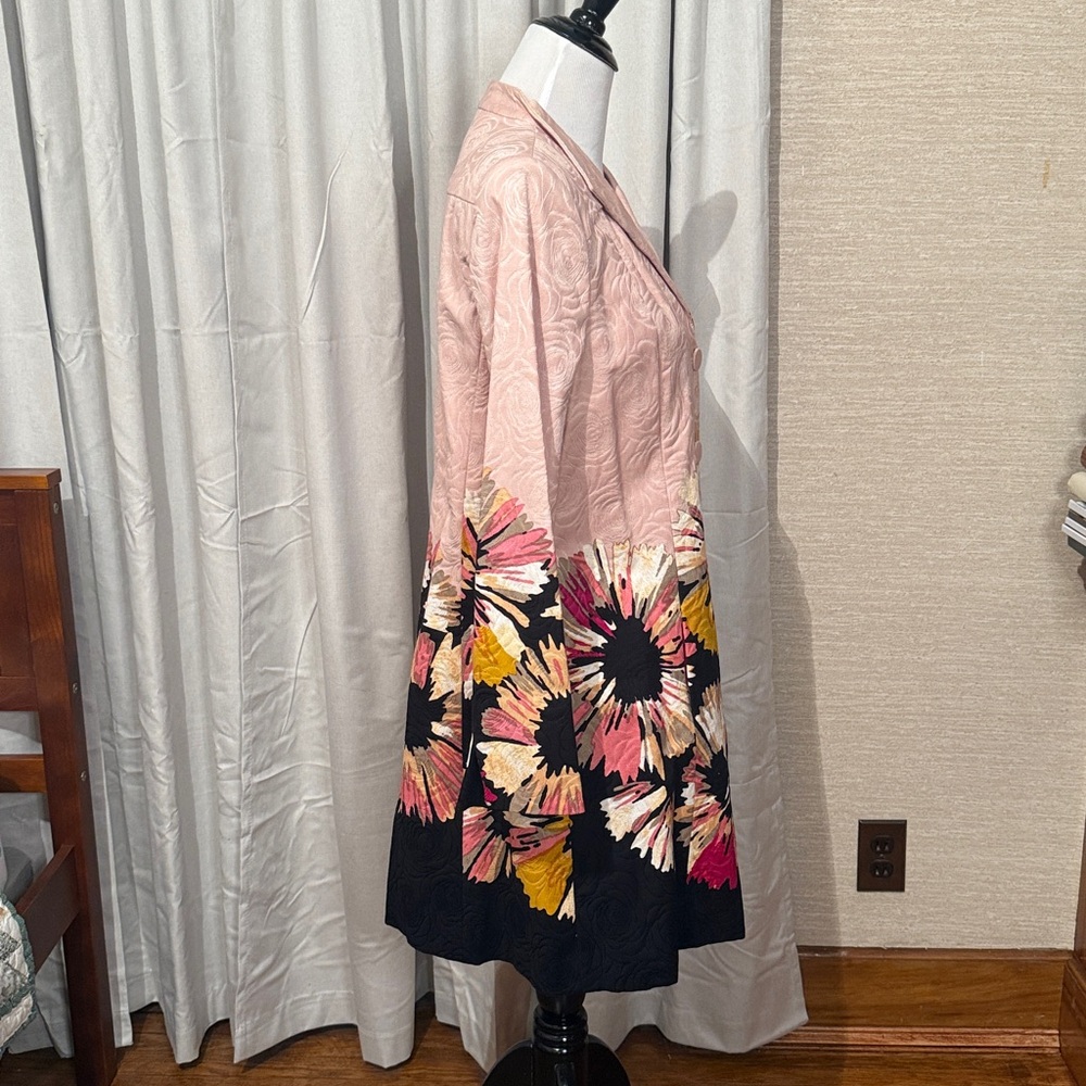 Kay Unger Pink and Cream Textured Blazer - Picture 4 of 7
